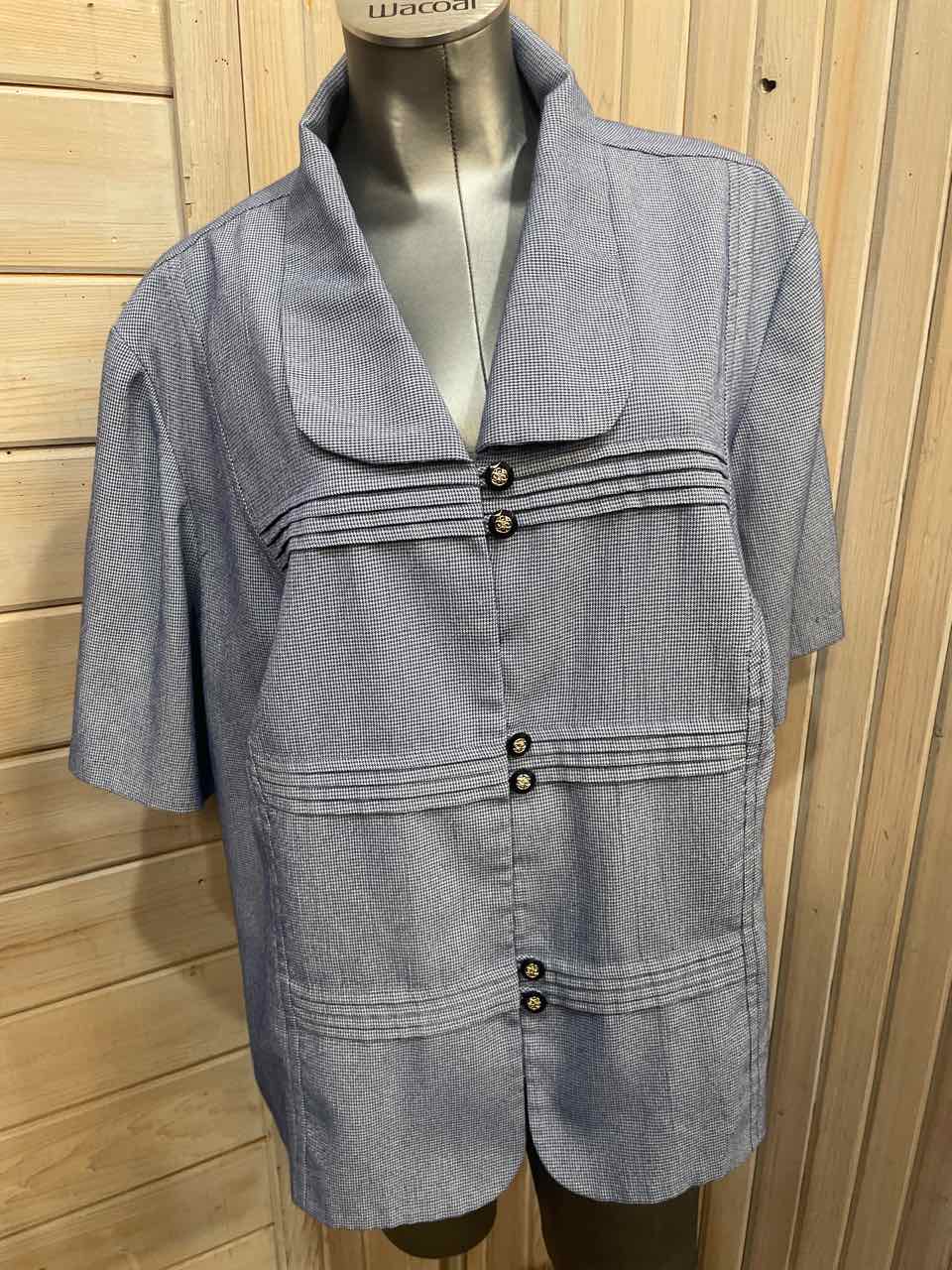 24W - Lady Dorby Button Down