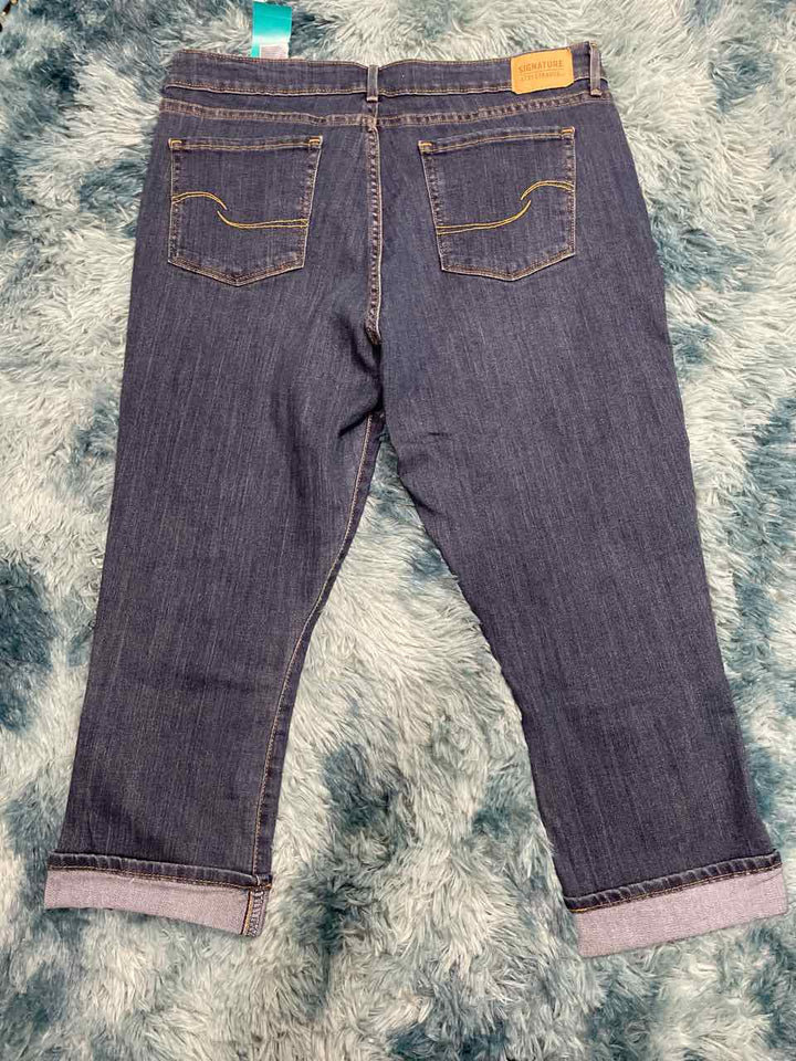16 - Levi Strauss & Co. Capri