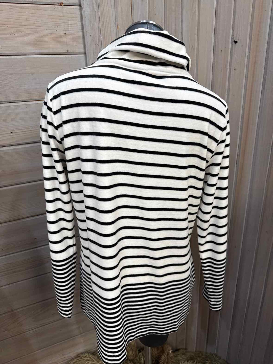 L - Appleseed's Sweater