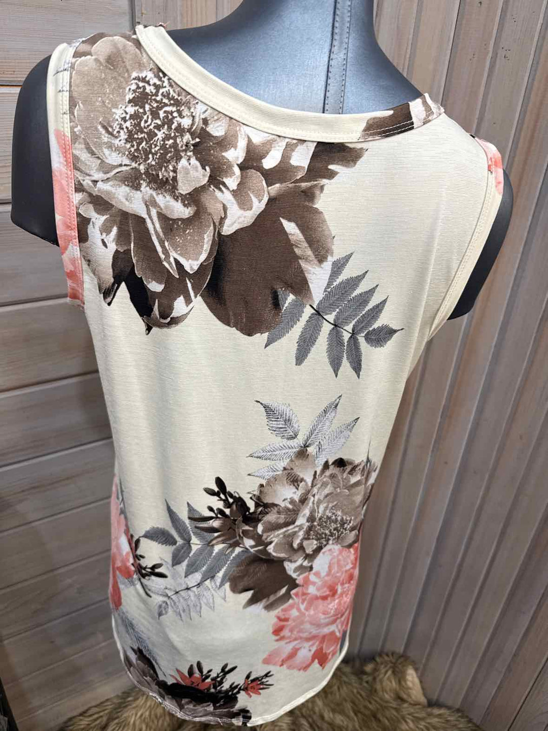 L - Unbranded Tank