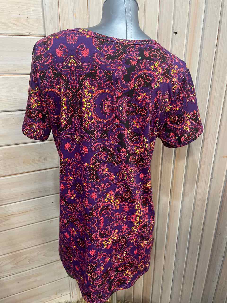 XL - LuLaRoe T-shirt