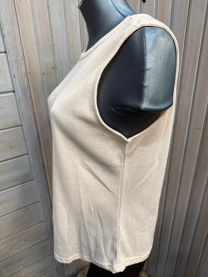 M - Unbranded Tank
