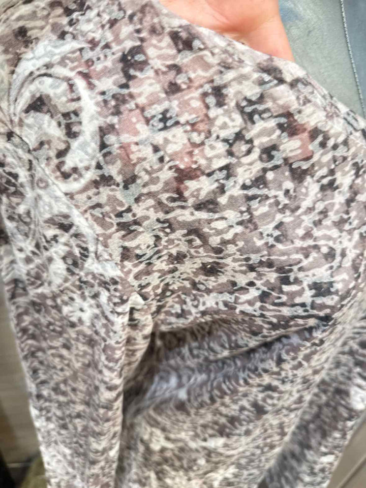 XL - Kavio Long Sleeve