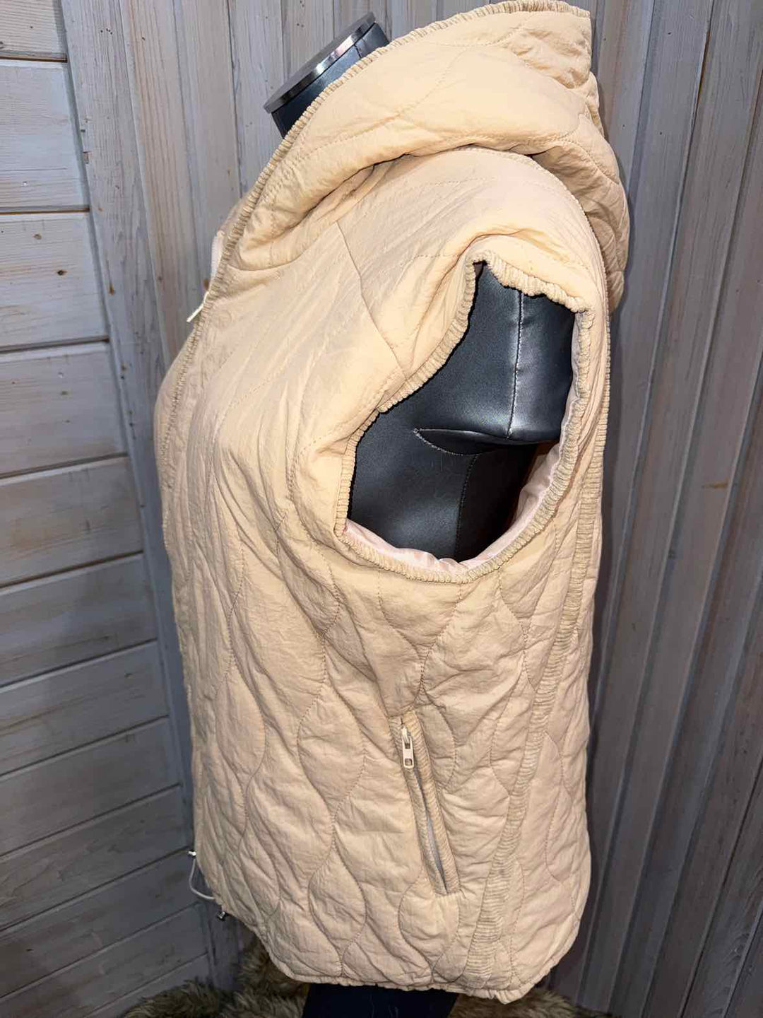L - Unbranded Vest