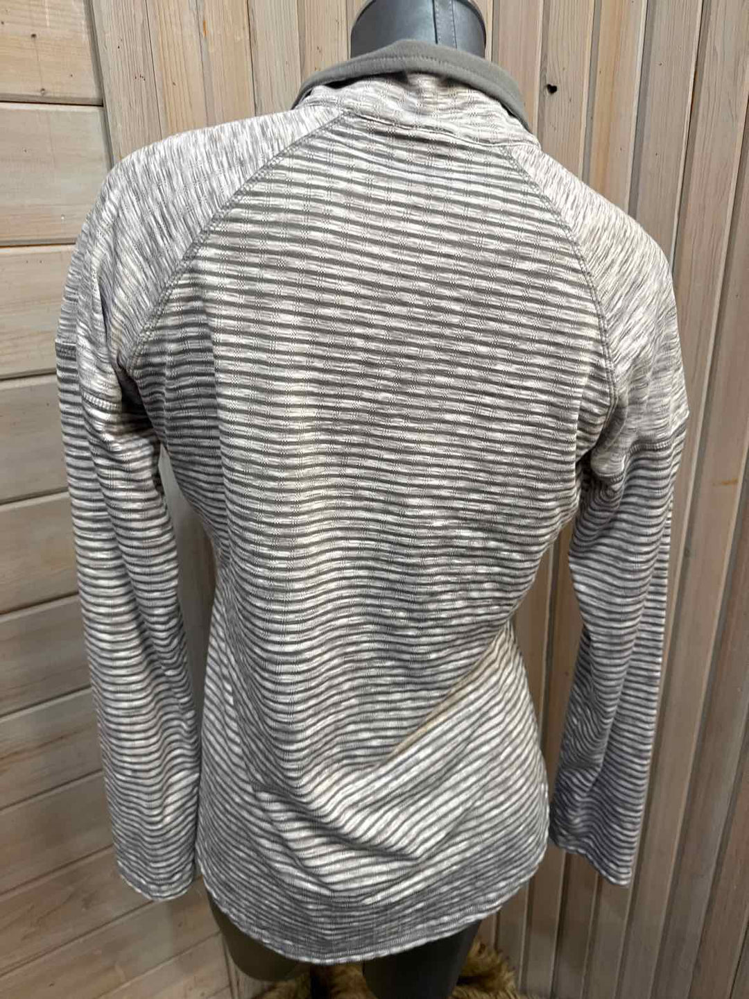 L - Avia Long Sleeve