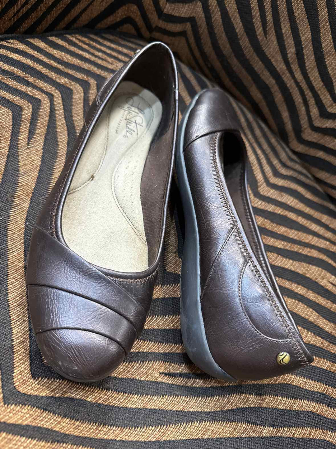 8.5 - Life Stride Flats