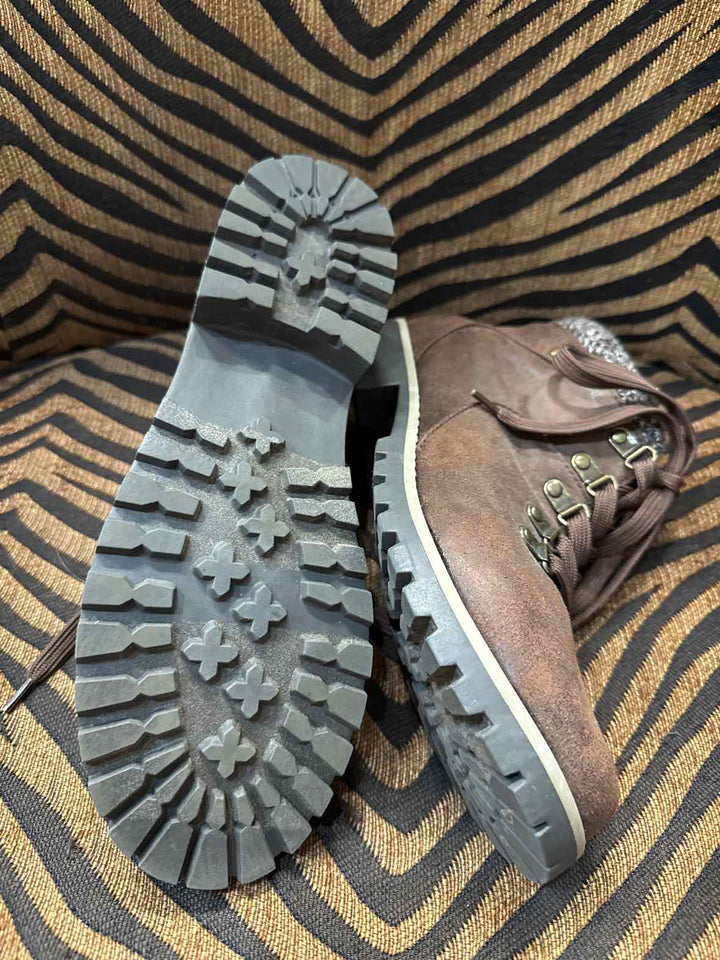 9M - Cliffs by White Mountain Boots