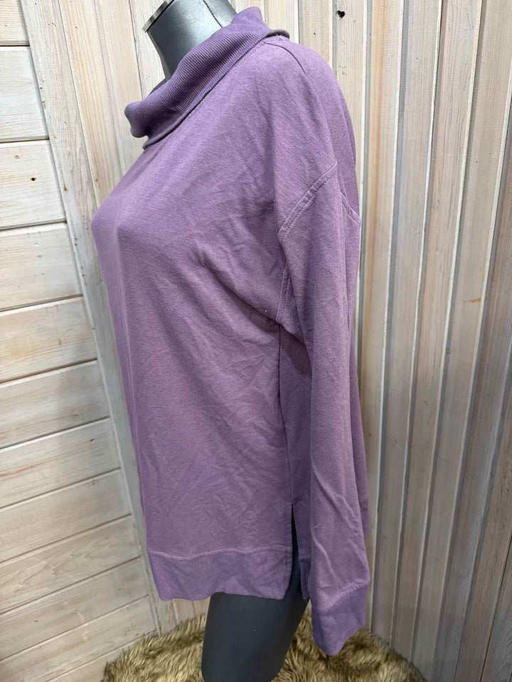 M - Danskin Turtleneck