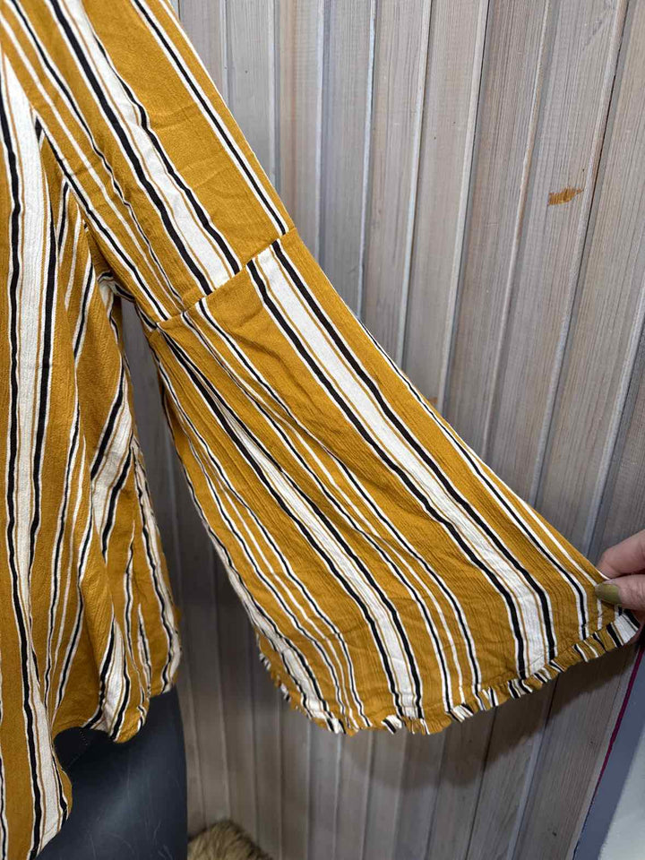 XL - Maurices Bell Sleeve