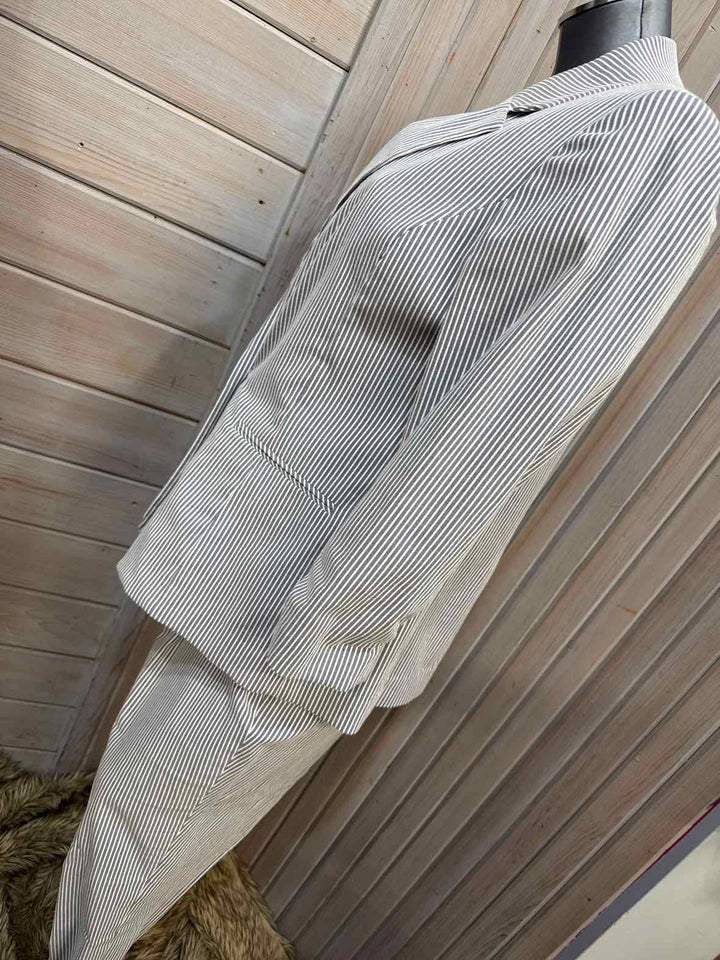 8 - Jones Studio Outfit