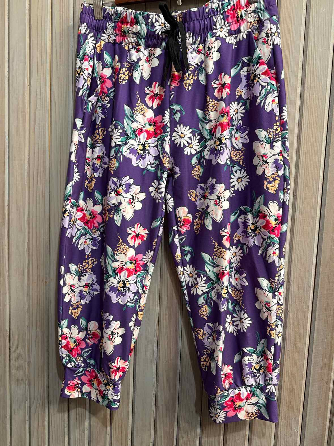 S/M - Amelia Rose Capri