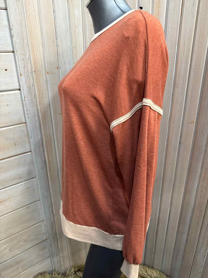 L - Staccato Long Sleeve