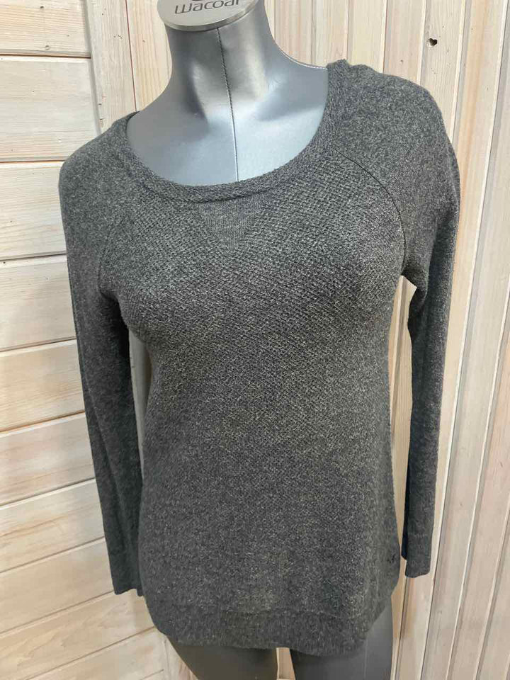 S - American Eagle Long Sleeve