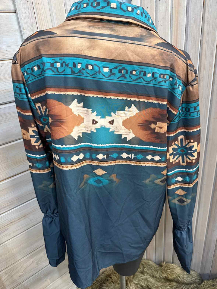 L - Unbranded Button Down