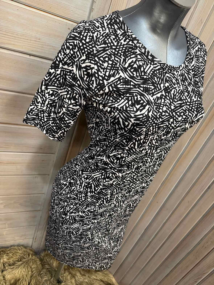S - LuLaRoe Julia Dress