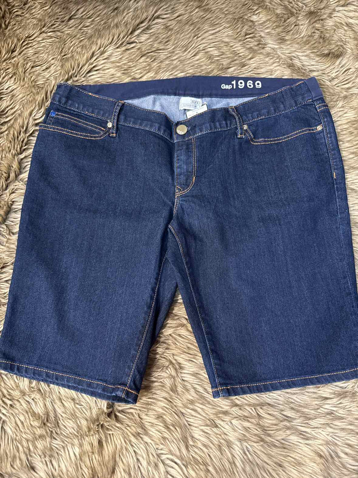 10 - Gap Maternity Shorts