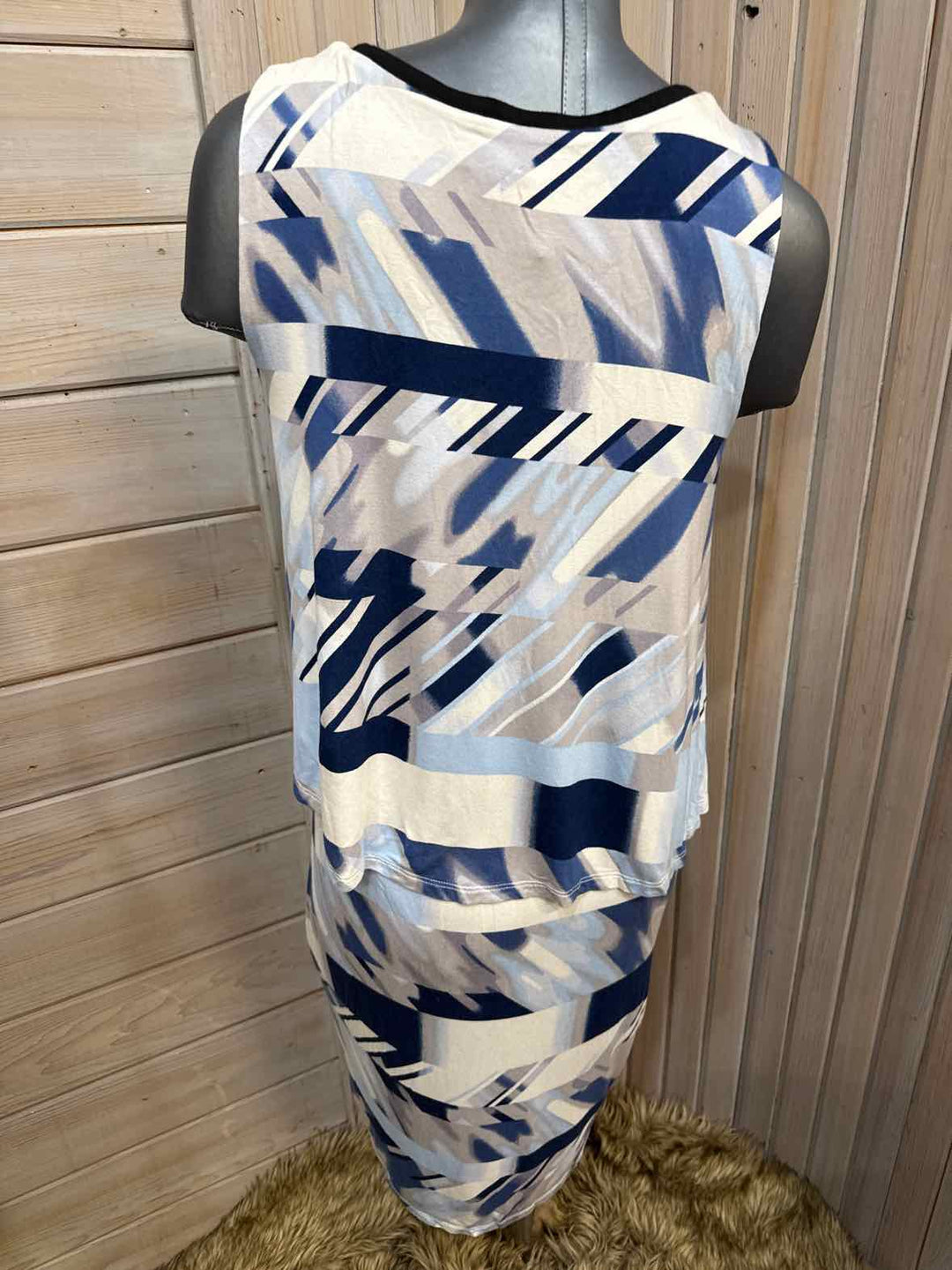 M - Chelsea & Theodore Dress Kind Closet M - Chelsea & Theodore Dress Kind Closet