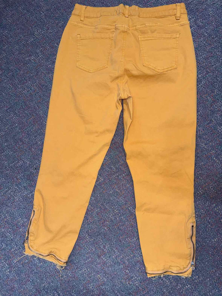 12 - Charlie B Capri