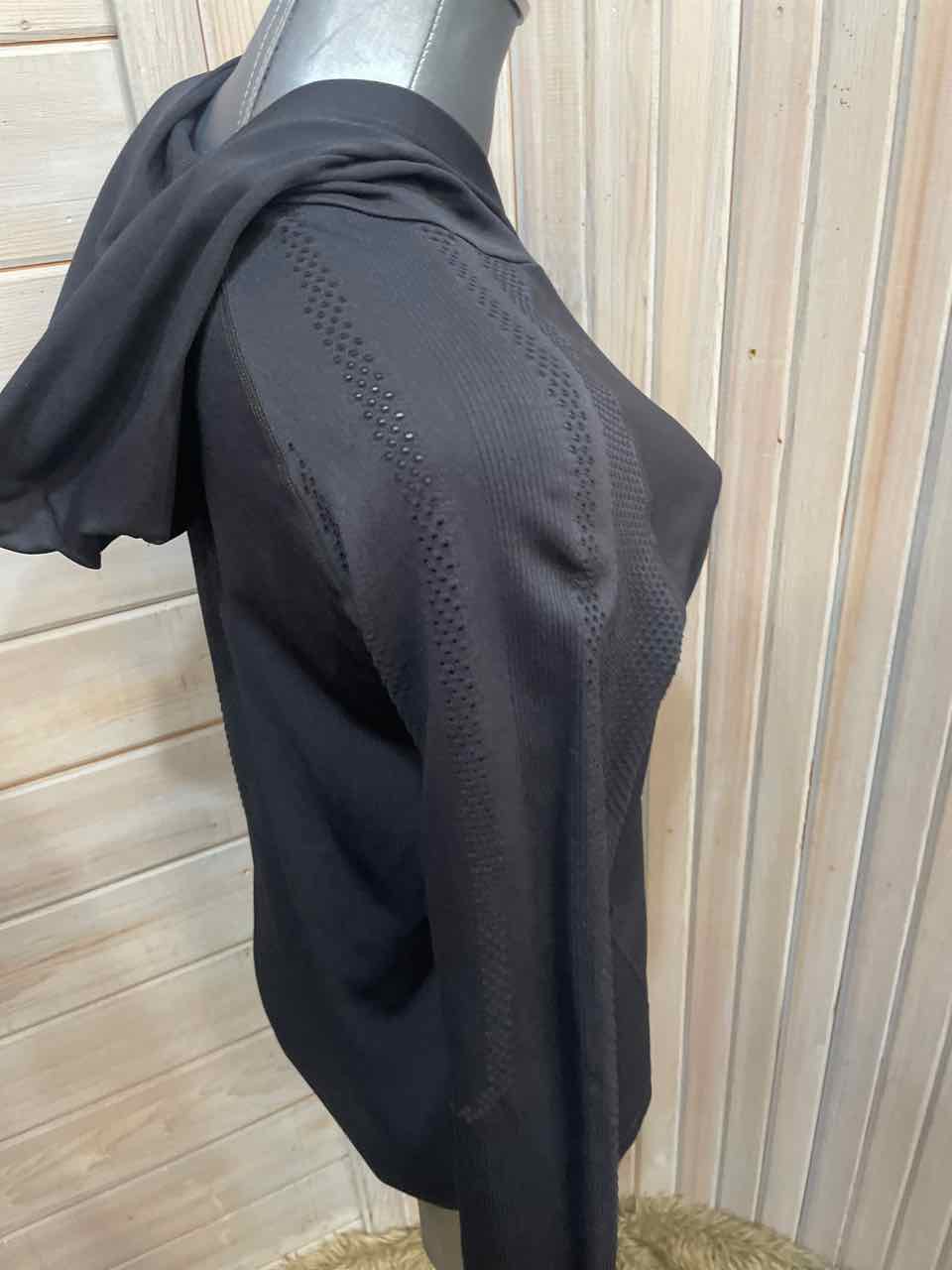M - Zyia Long Sleeve