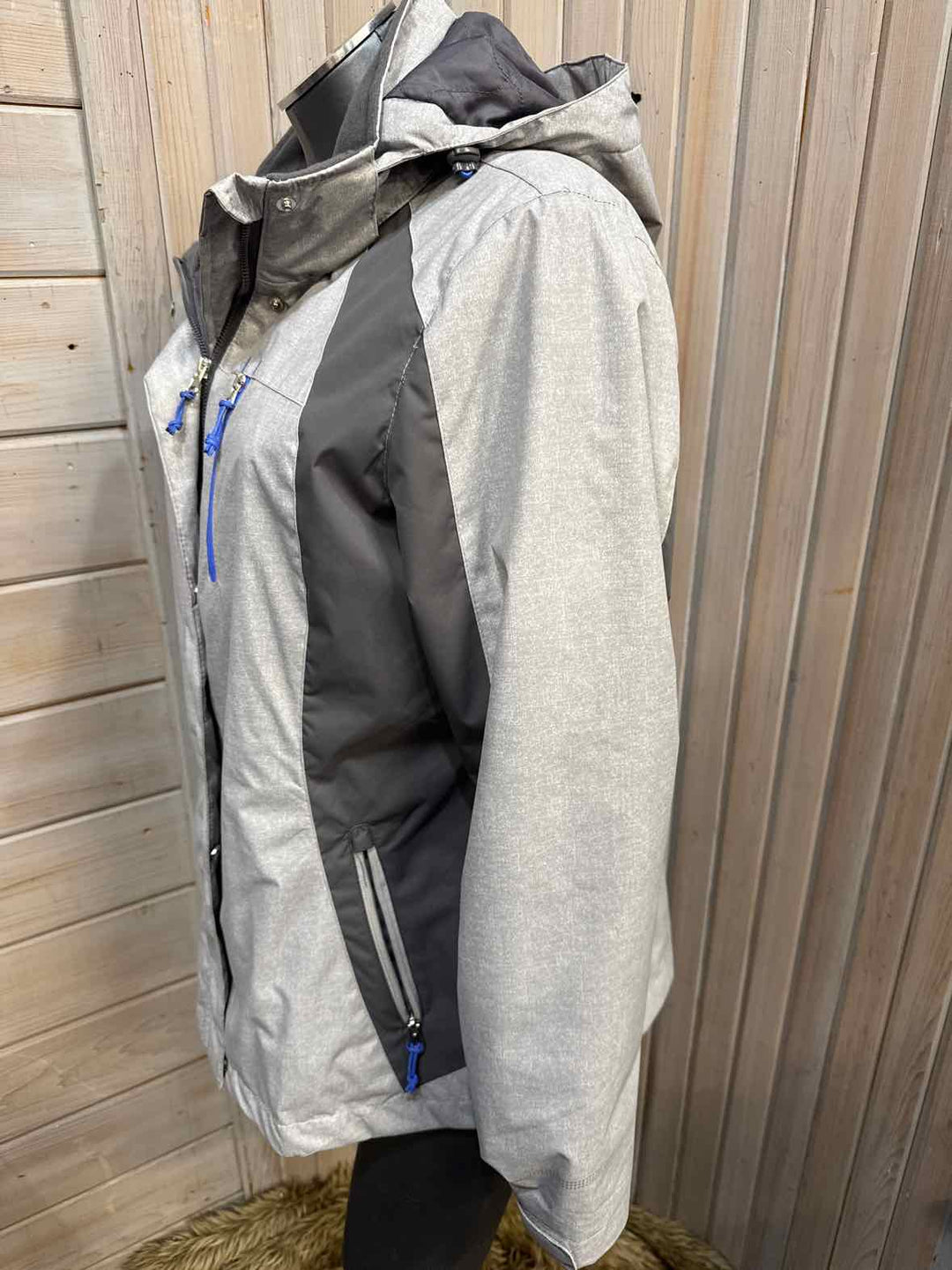 M - Free Country Jacket