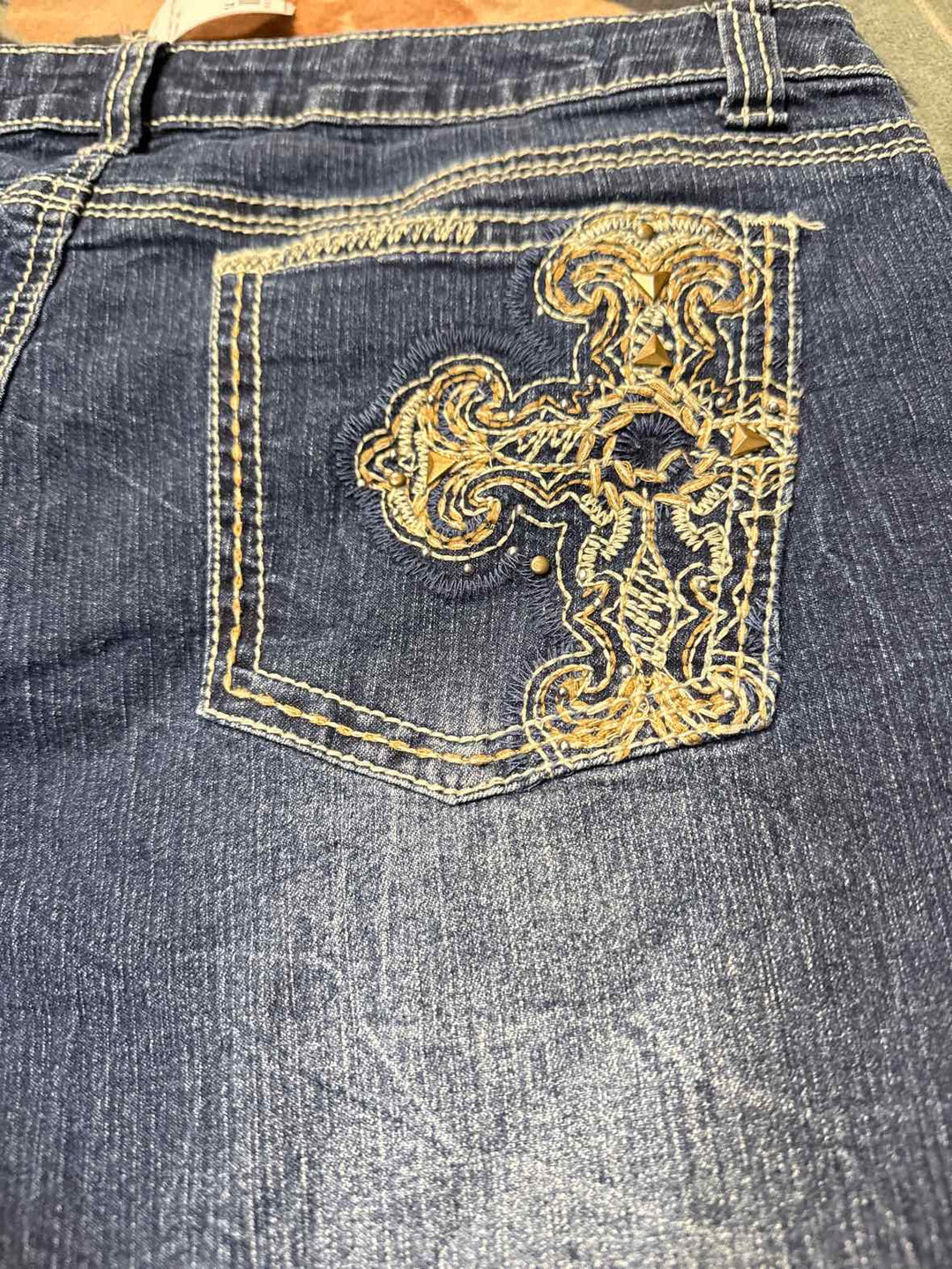 14 - Revolt Capri