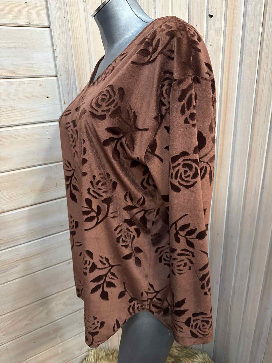 M - Jaclyn Smith Long Sleeve