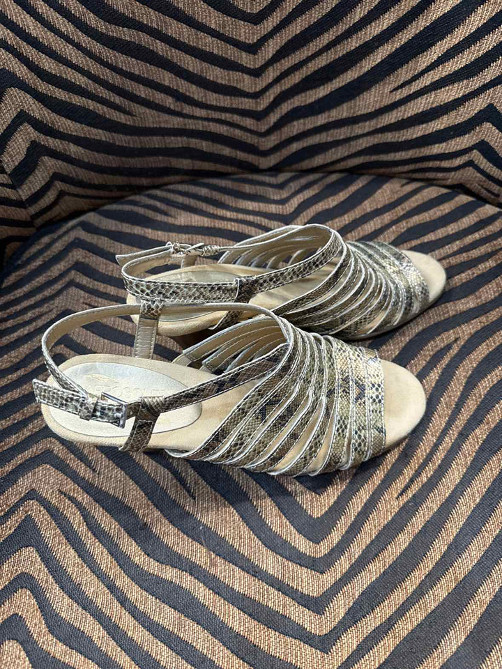 8.5 - Aerosoles Healed Sandal