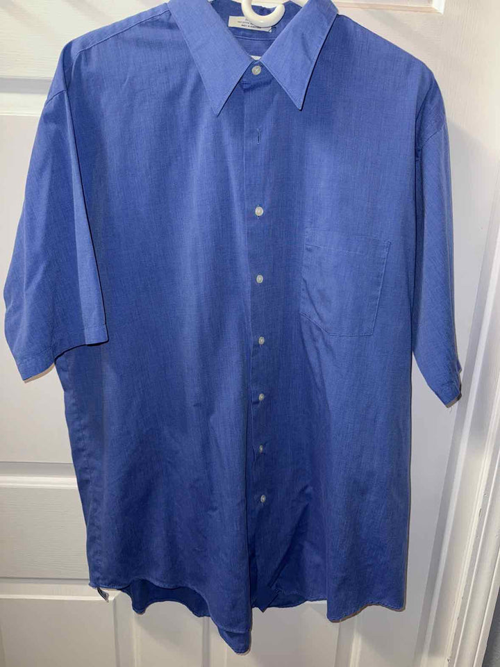 18.5T - VanHeusen Button Down Shirt