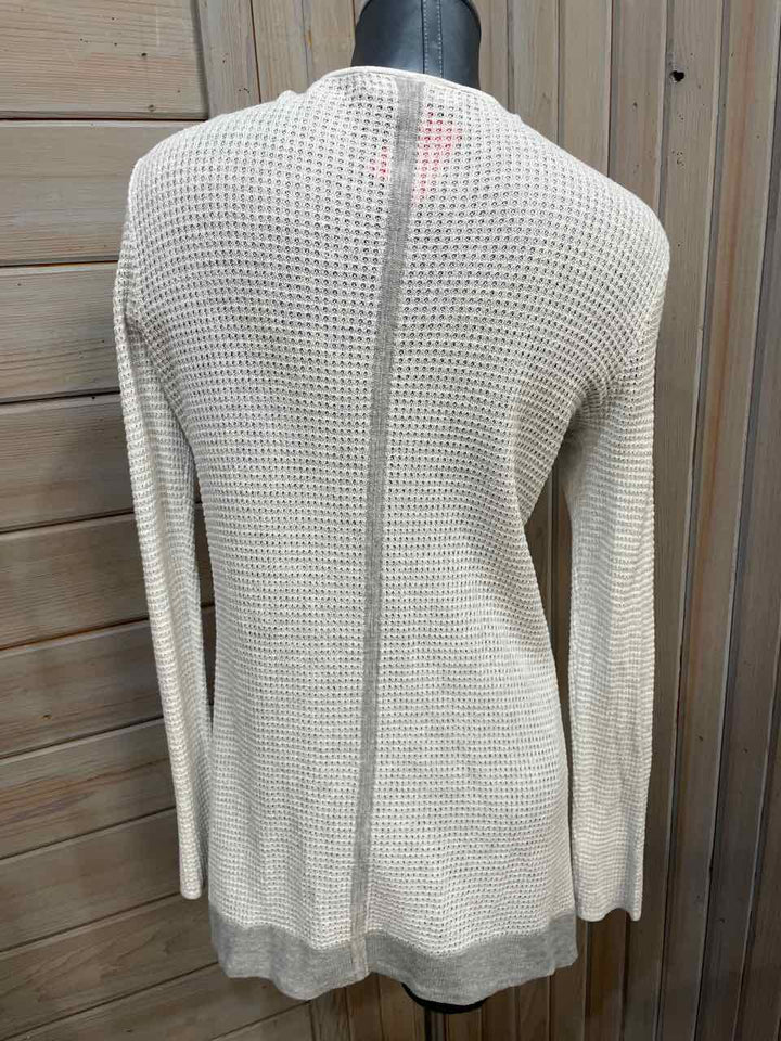 L - Daisy Fuentes Cardigan