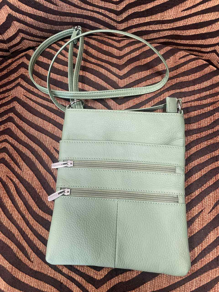 Purse  - Unknown Crossbody