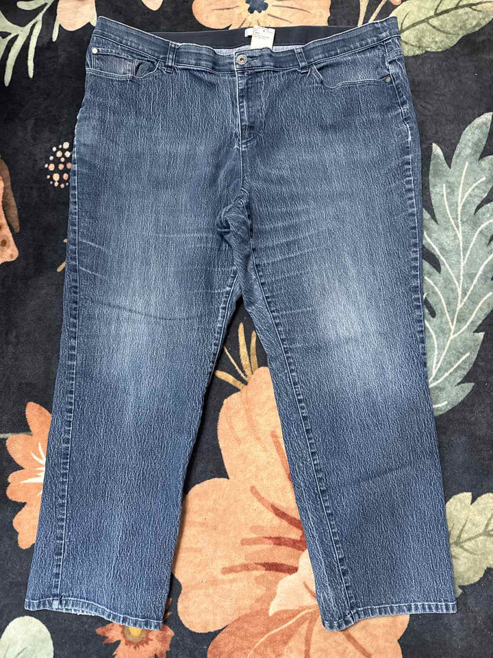 24W - CJ Banks Capri