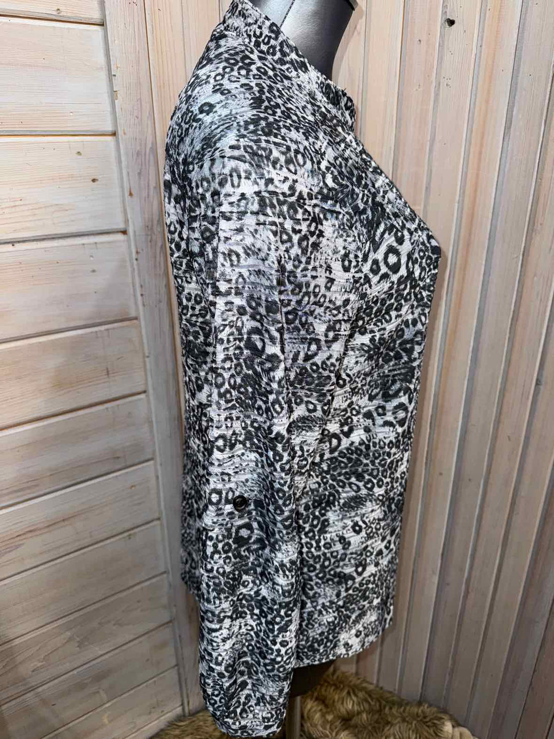 M - Erin London Button Down