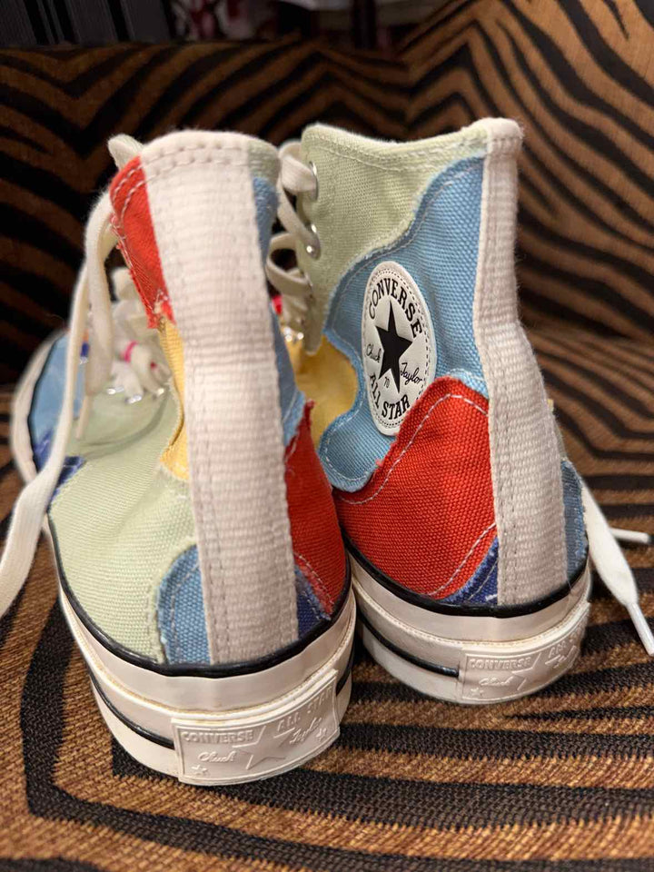 Size 8.5 Converse Sneakers