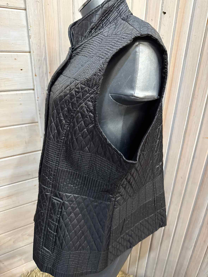 XL - Compliments Vest