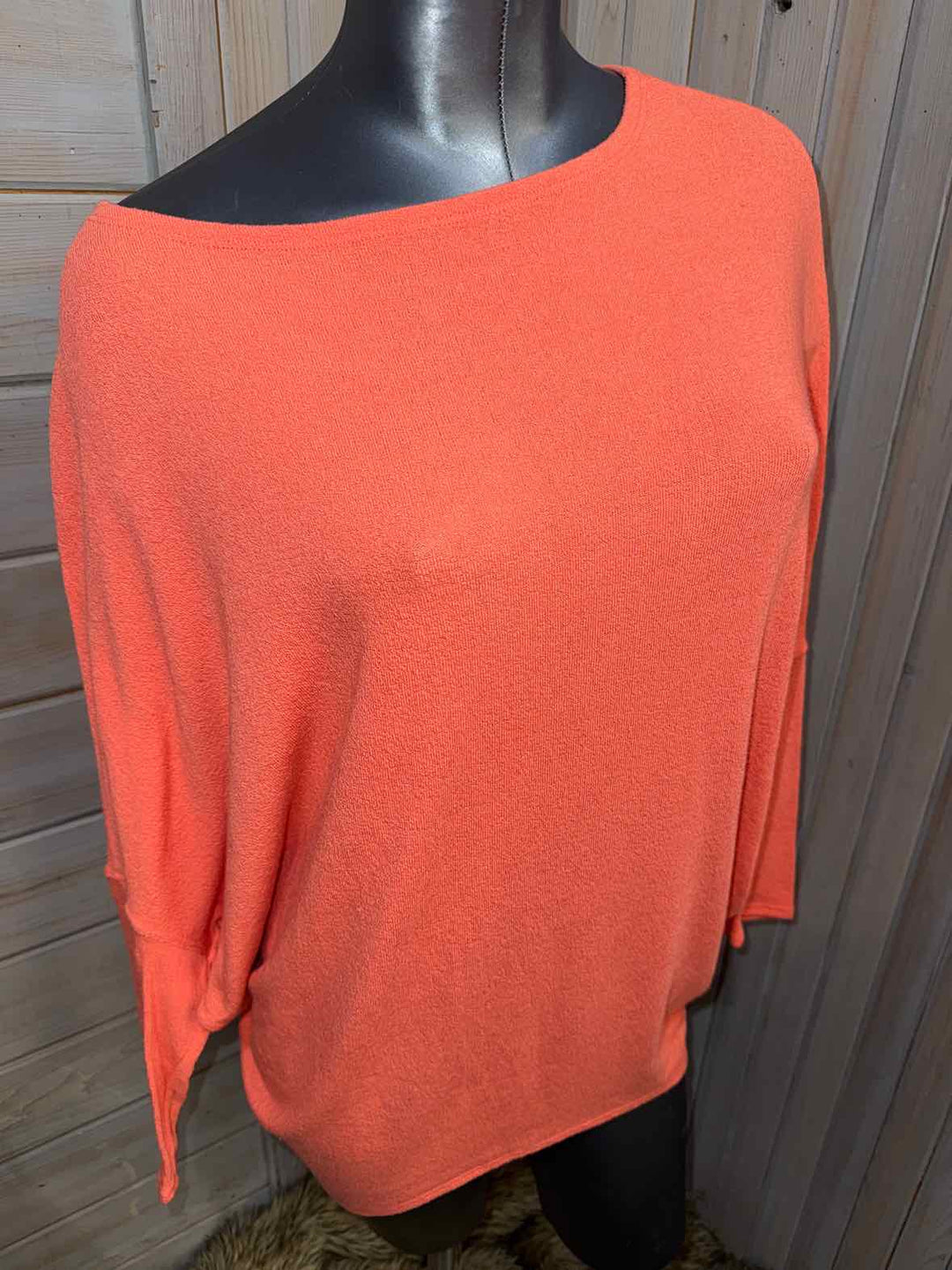 L - Jolie Bat Sleeve Top