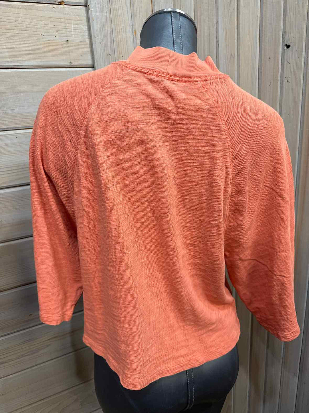 M - Universal Thread T-Shirt