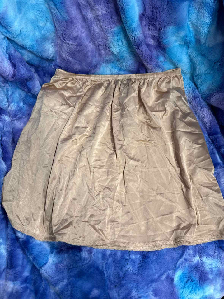 M - Vassarette Skirt