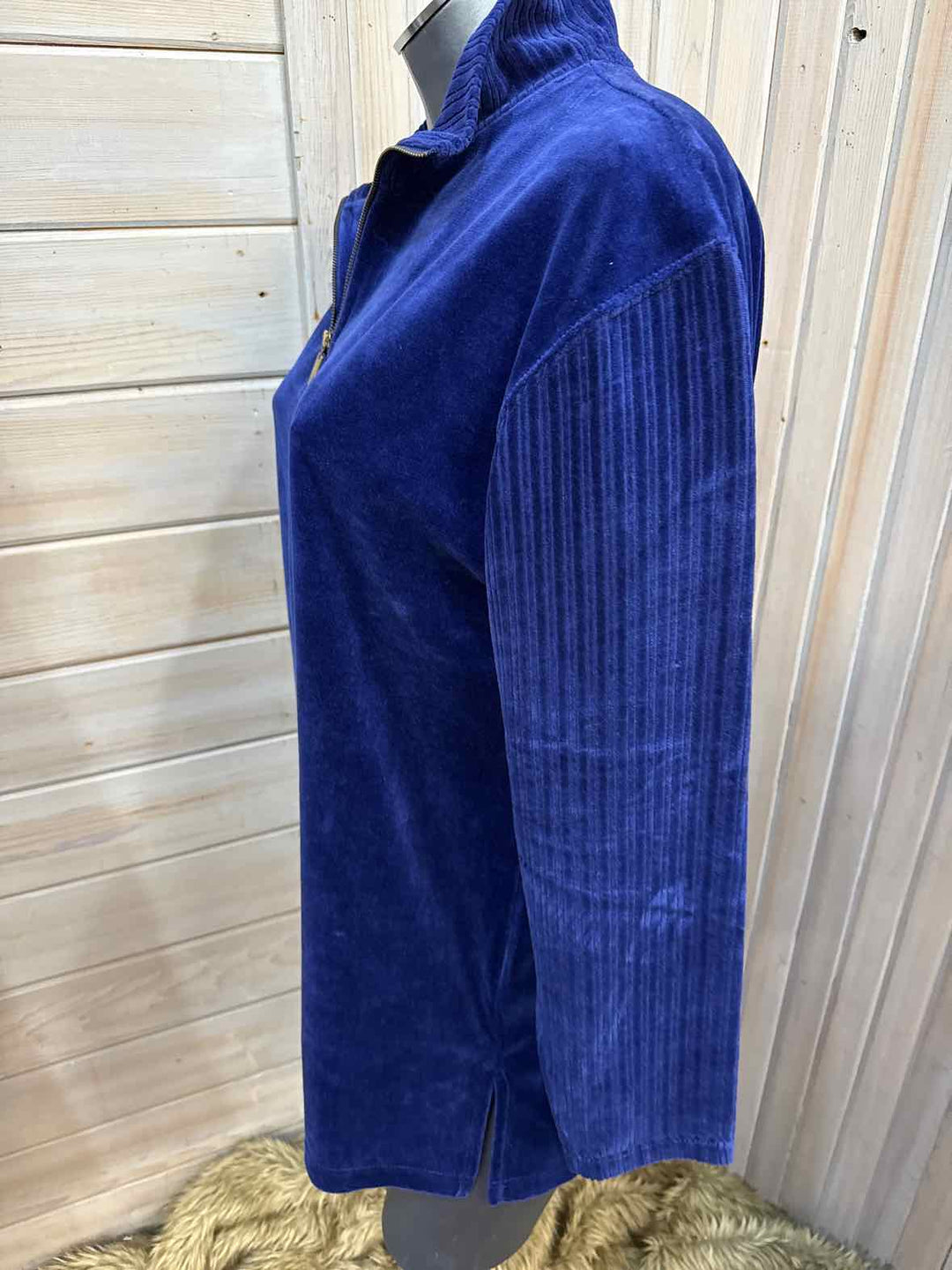 M - Liz Claiborne Sweater