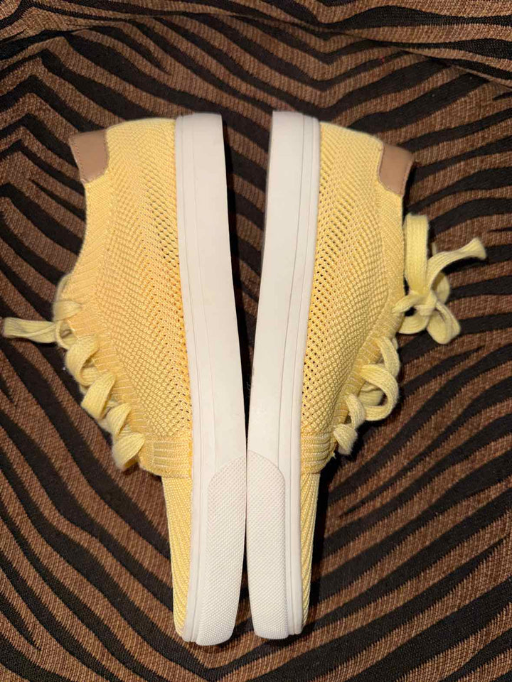 8.5 - Lucky Brand Sneakers