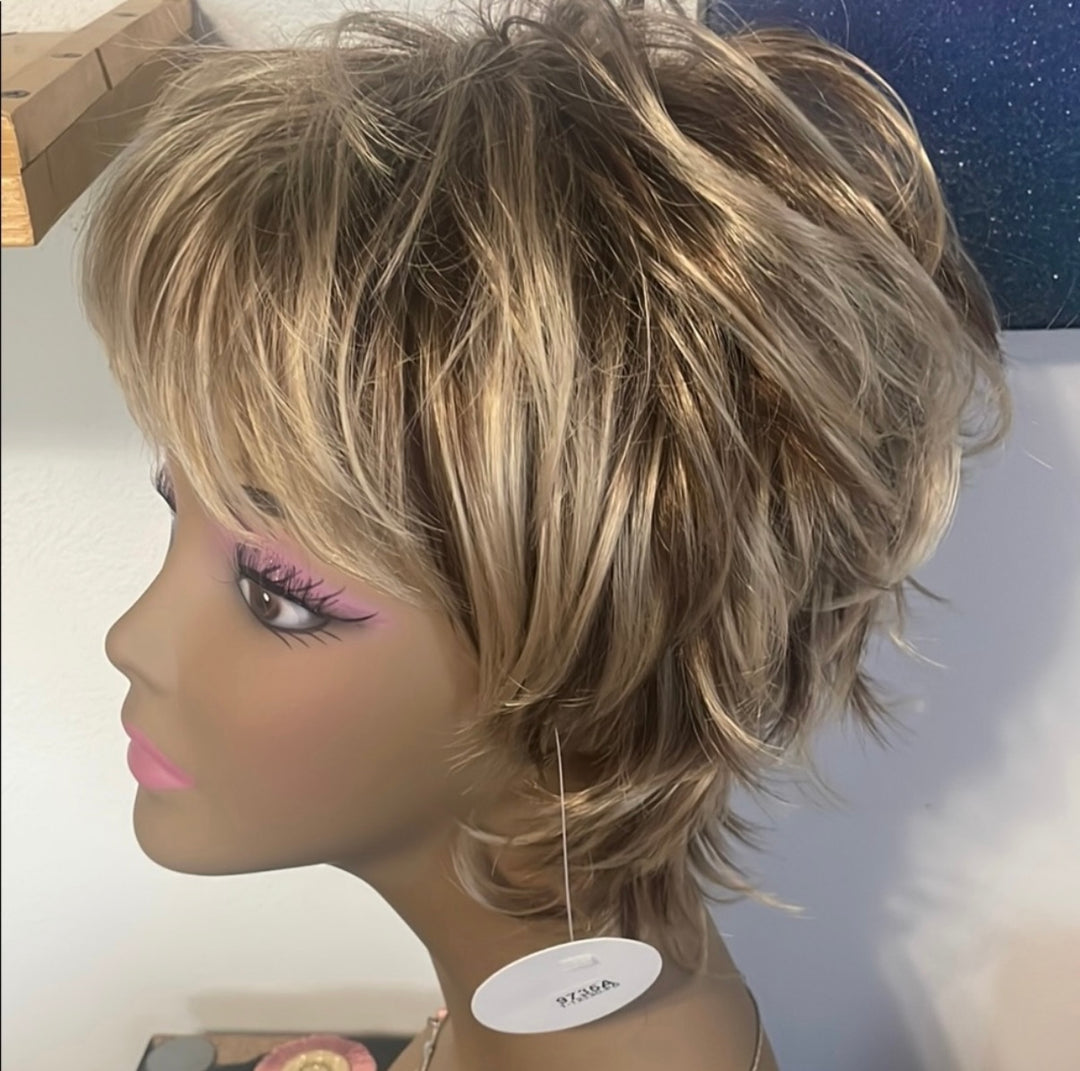 Chic Ombré Blond Pixie