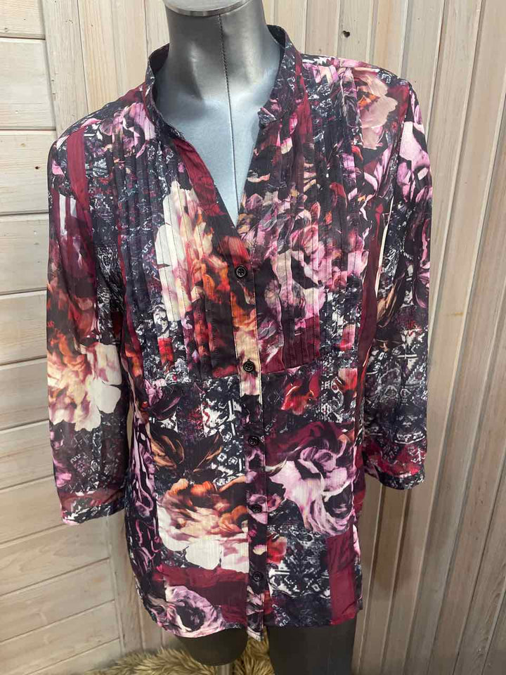 M - Christopher & Banks Button Down