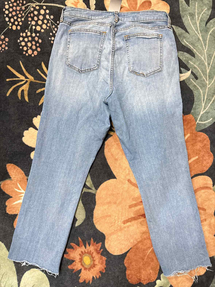 12 - Jennifer Lopez Capri