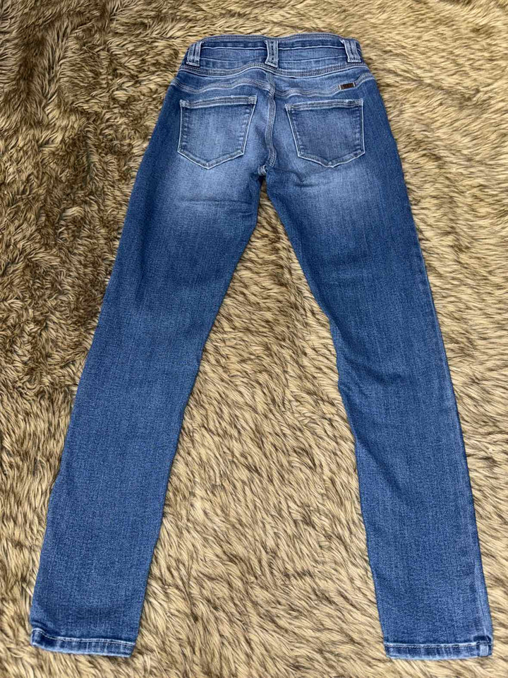 26 - Kancan Jeans