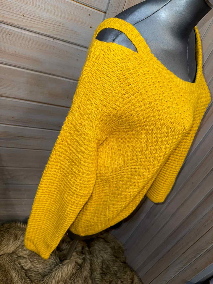 Size L/XL b. Boutique Sweater