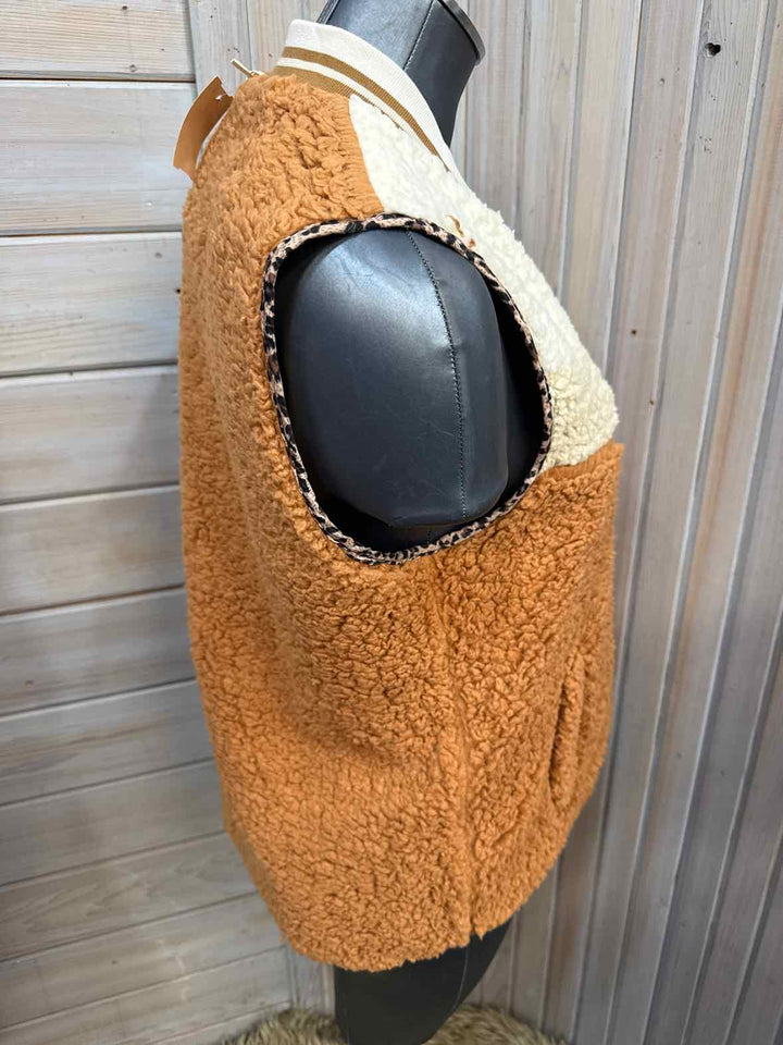 M - Mystree Vest