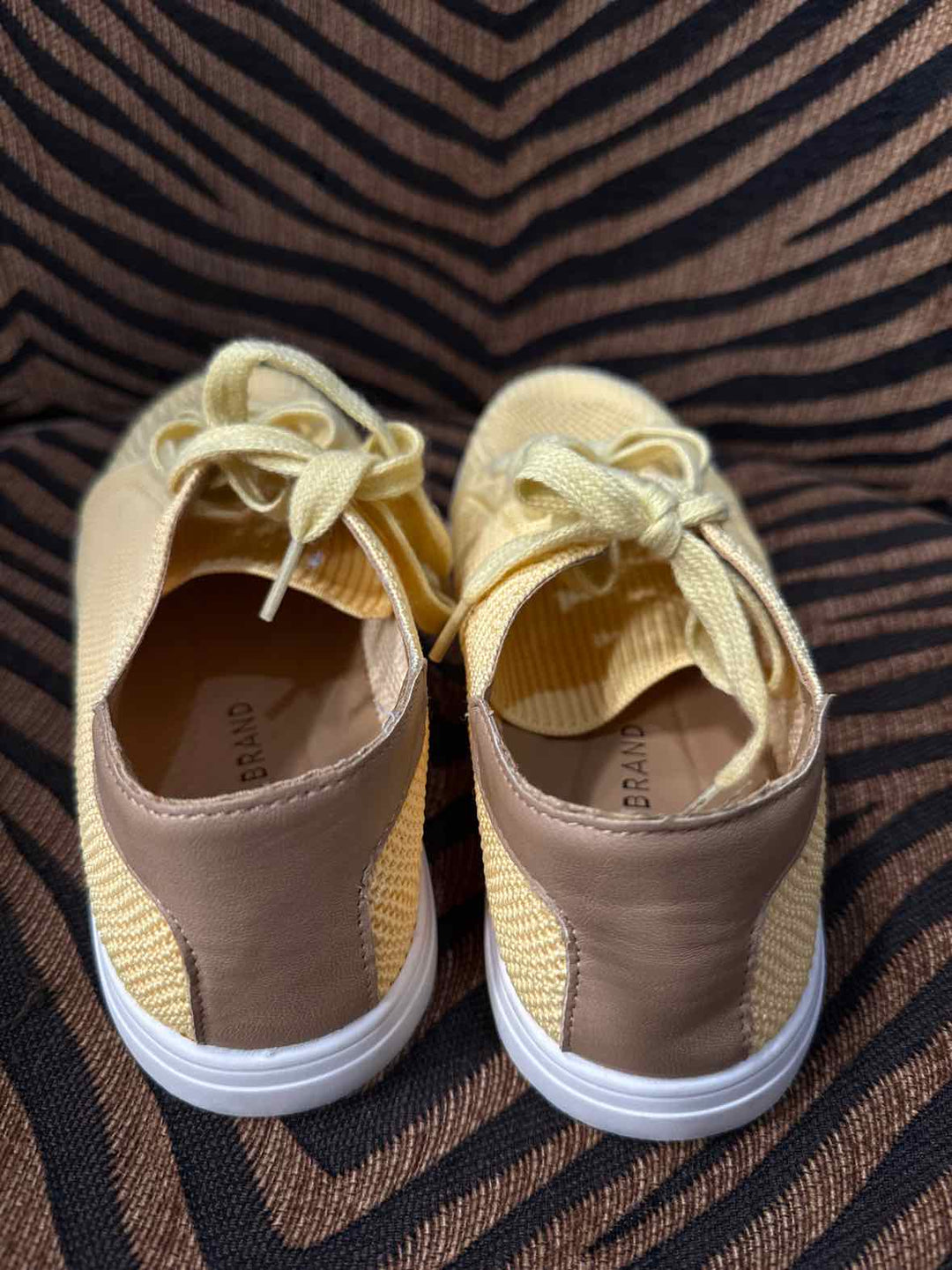 8.5 - Lucky Brand Sneakers
