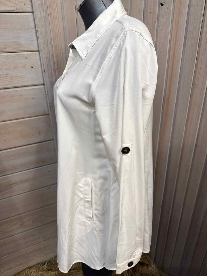 S/M - coco + carmen Button Down