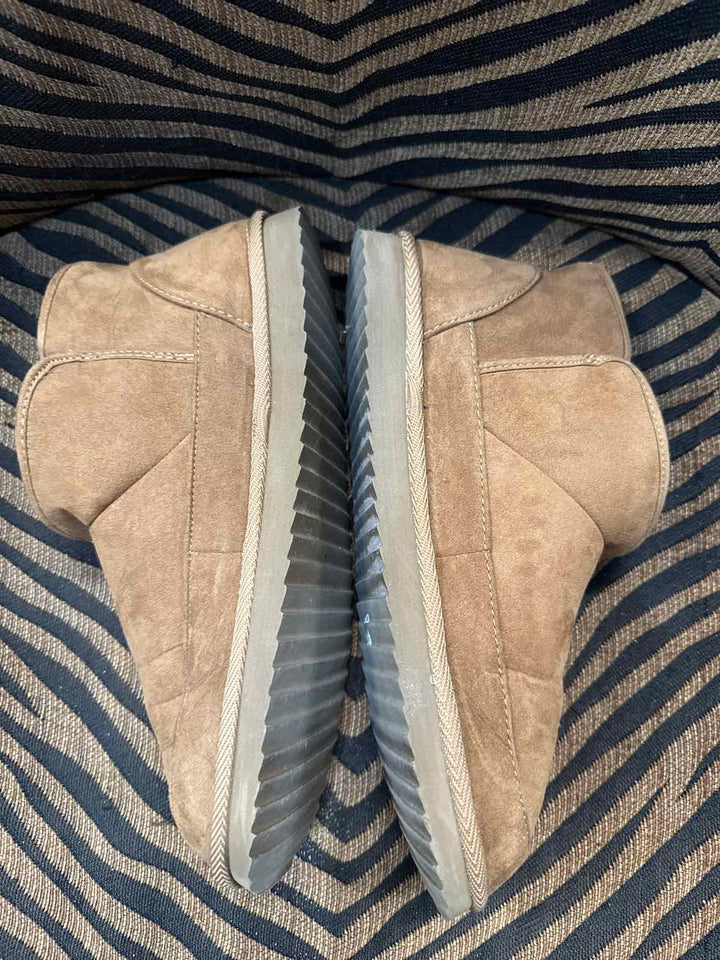 8.5 - Old Navy Boots