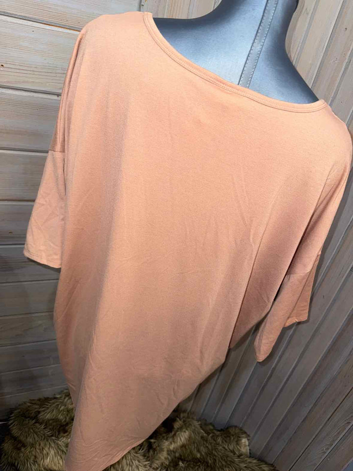 2X - LuLaRoe T-Shirt