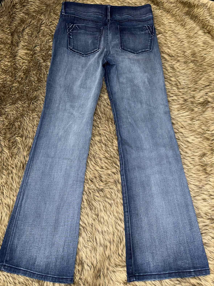 12 - Apt. 9 Jeans